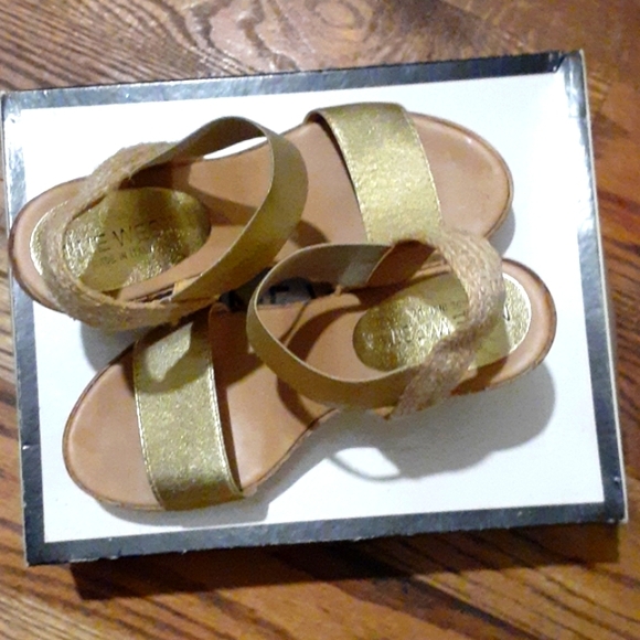 Nine West wedge heels with box - Picture 2 of 7